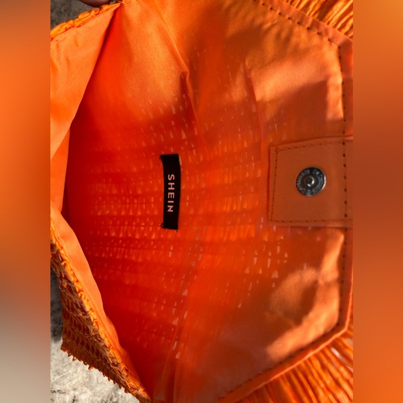 NWT SHEIN Straw Clutch - Picture 2 of 9